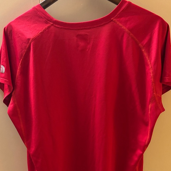 The North Face Women's Flashdry Red Short Sleeve Performance Tee XL - Picture 7 of 9